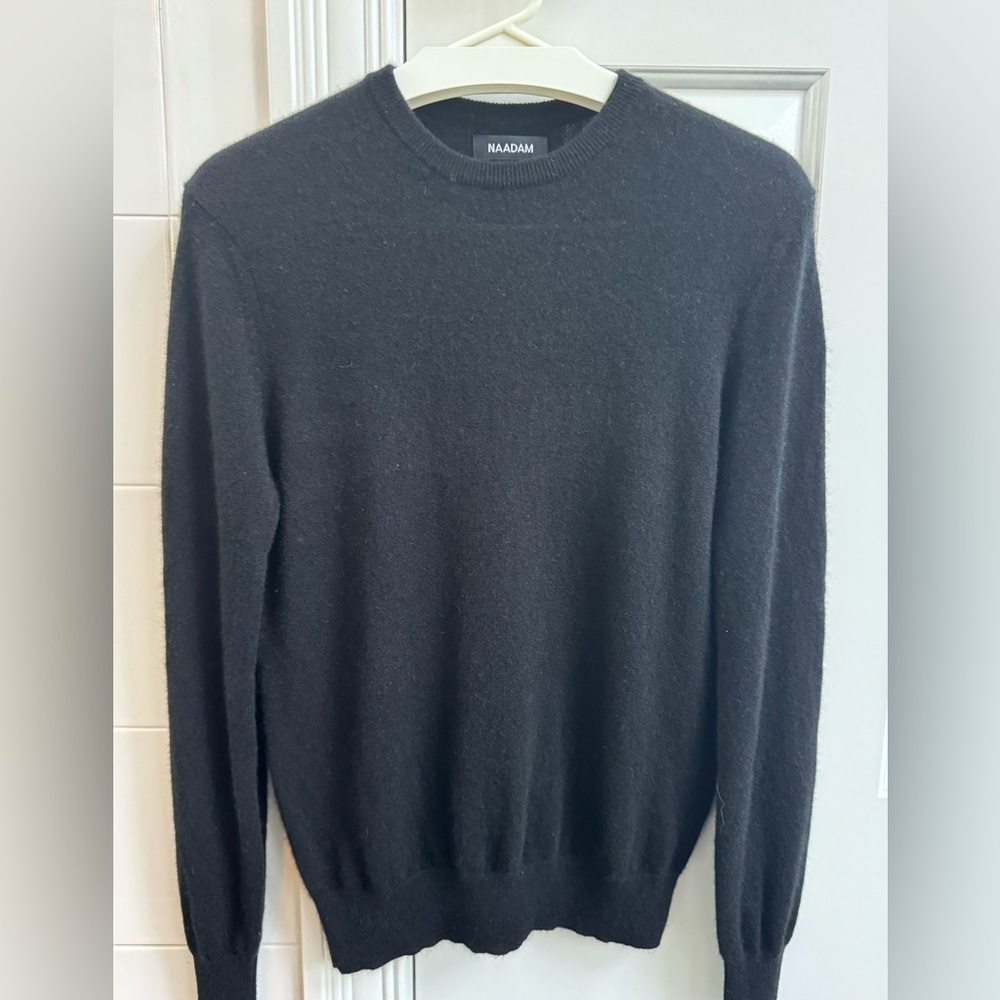 Naadam 100% cashmere crew neck. Current season size S in Black.